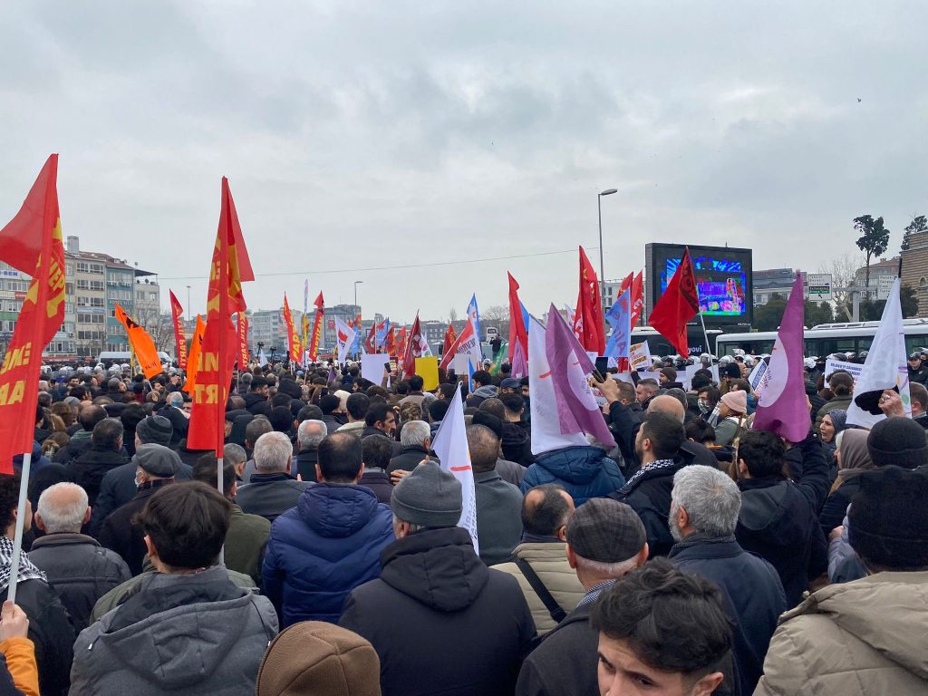 İstanbul'daki Rojava Protestosuna Polis Müdahalesi: Çok Sayıda Gözaltı 4 ist8