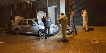 istanbul-kagithane39de-isinmak-icin-girdigi-otomobilde-cikan-yanginda-hayatini-kaybetti