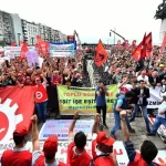 izmir-den-van-a-1-mayis-ta-alanlar-dolup-tasacak-1008832-5