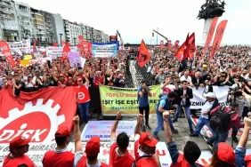 izmir-den-van-a-1-mayis-ta-alanlar-dolup-tasacak-1008832-5