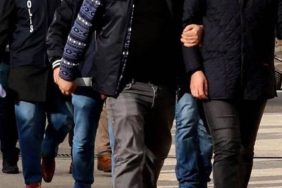 İzmir’de Rojava Direnişine Destek Eylemine Katılan 5 Kişi Sabah Baskınlarıyla Gözaltına Alındı 5 izmirde-polisler-evlere-baskin-yapti-cok-sayida-kisi-gozaltinda