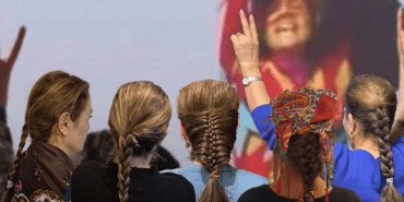 Sosyal Medyada 'Saç Örme' Bir Hemşireye Soruşturma Gerekçesi Oldu 7 kadinlar-sac-orgu