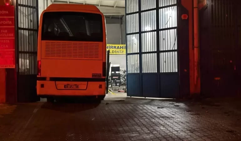 Bakım Yaptığı Otobüsün Altında Kalan İşçi Hayatını Kaybetti