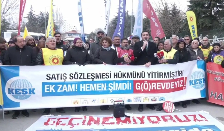 Kamu Emekçileri Ülke Genelinde İş Bıraktı: ‘Geçinemiyoruz, İnsanca Yaşam İstiyoruz!’