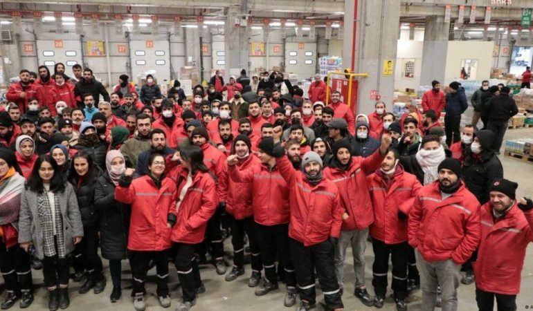 Migros ve BİM Depolarında İşçi Eylemleri Yayılıyor