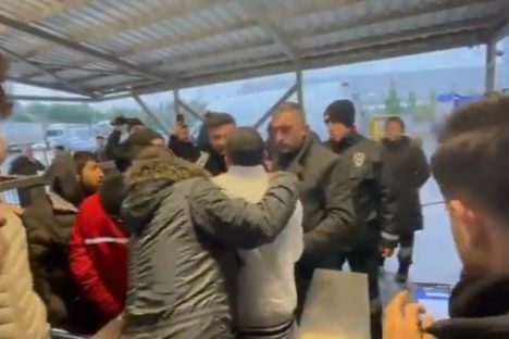 Migros Şekerpınar Deposu’nda Direnişçi İşçiler İçeri Alınmadı!