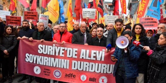 İstanbul’da Alevi Katliamı Protestosu