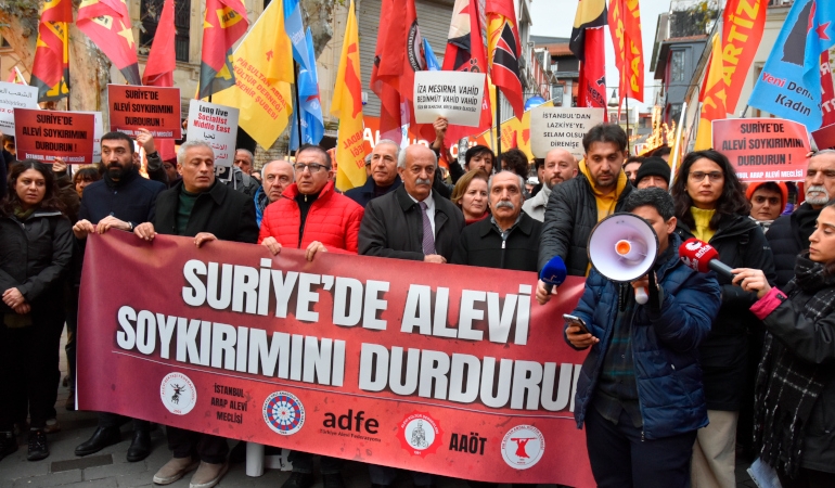 İstanbul’da Alevi Katliamı Protestosu