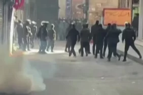 Trump Kongre İzni Olmadan İran'a Saldırabilecek 3 thumbnail