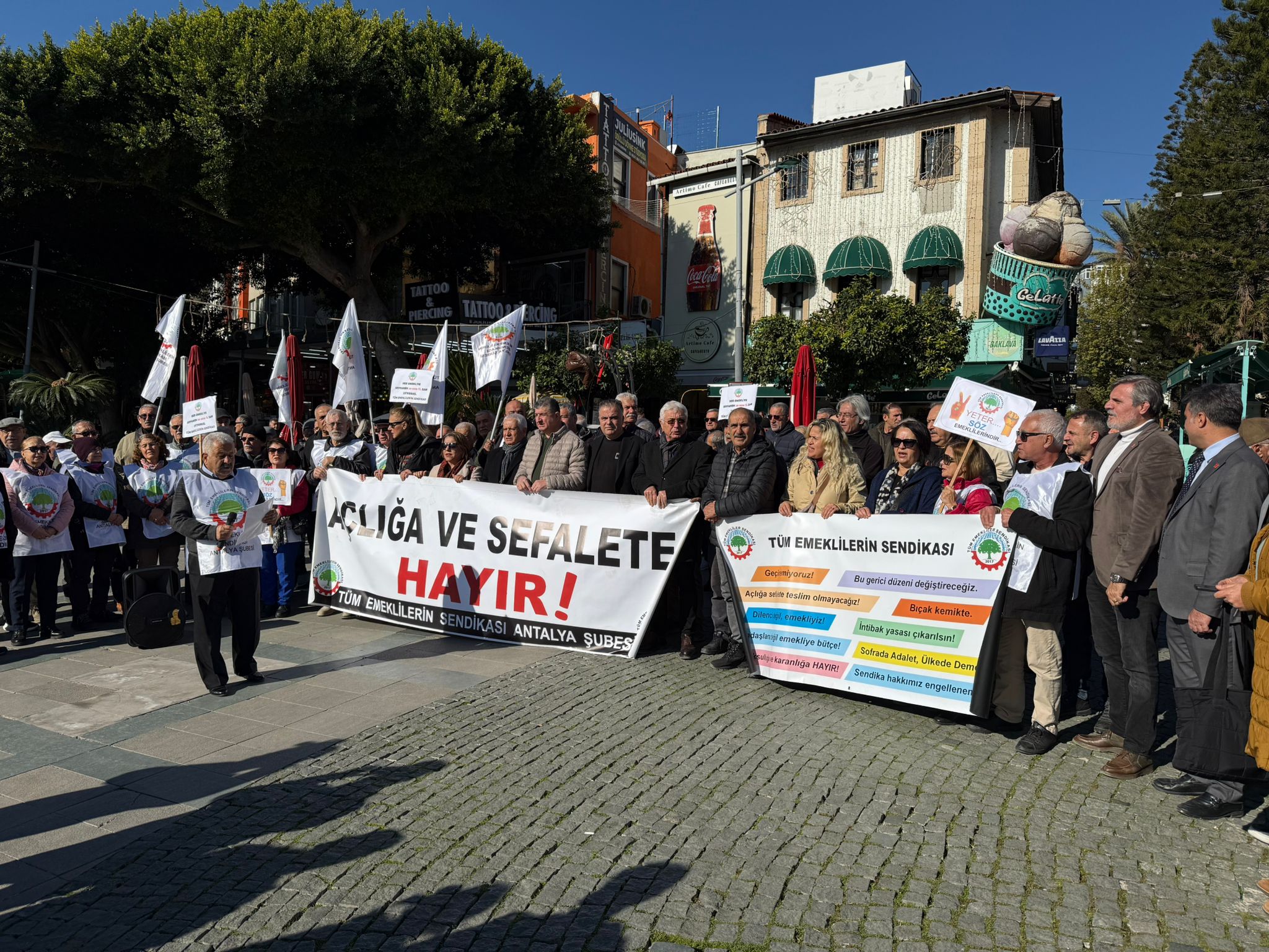 Tüm Emeklilerin Sendikası: Biz Lütuf Değil, Alın Terimizin ve Haklarımızın İadesini Bekliyoruz 5 tes antl