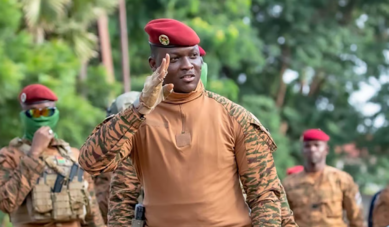 Burkina Faso’da Askeri Yönetim Tüm Siyasi Partileri Feshetti