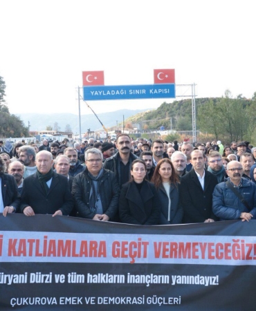 Suriye'de HTŞ'nin Saldırılarına Karşı Yayladağı Sınır Kapısı'nda Kitlesel Tepki 2 yayladağı