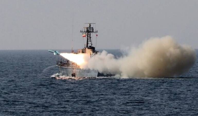 İran’dan ABD’ye Meydan Okuma: Hürmüz Boğazı’nda Canlı Atış Tatbikatı Başladı