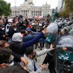 Arjantin'de Genel Grev: Milei Hükümetinin Çalışma Reformuna Karşı Binlerce İşçi Sokaklarda 20 Protests erupt in Argentina as congress fails to meet quorum for pension hike