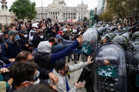 Protests erupt in Argentina as congress fails to meet quorum for pension hike