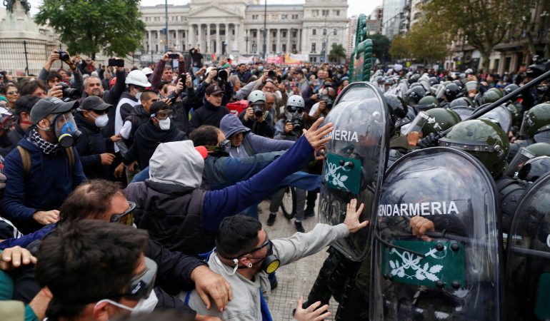 Arjantin’de Genel Grev: Milei Hükümetinin Çalışma Reformuna Karşı Binlerce İşçi Sokaklarda