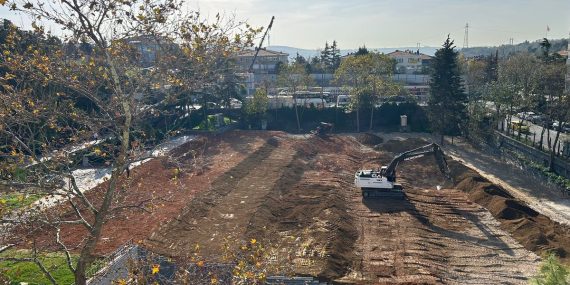 Boğaziçi Üniversitesi’nde Tarihi Kütüphane Yıkıldı: Kitaplar Üstü Açık Depolara Taşındı, Yerine Çayır Yapıldı