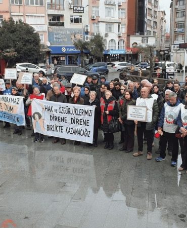 Balıkesir’de Emek ve Demokrasi Güçleri’nden Tepki: “Siyasi Baskılara ve Gazeteci Tutuklamalarına Son Verilsin” 1 burhaniye