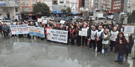 Balıkesir’de Emek ve Demokrasi Güçleri’nden Tepki: “Siyasi Baskılara ve Gazeteci Tutuklamalarına Son Verilsin”