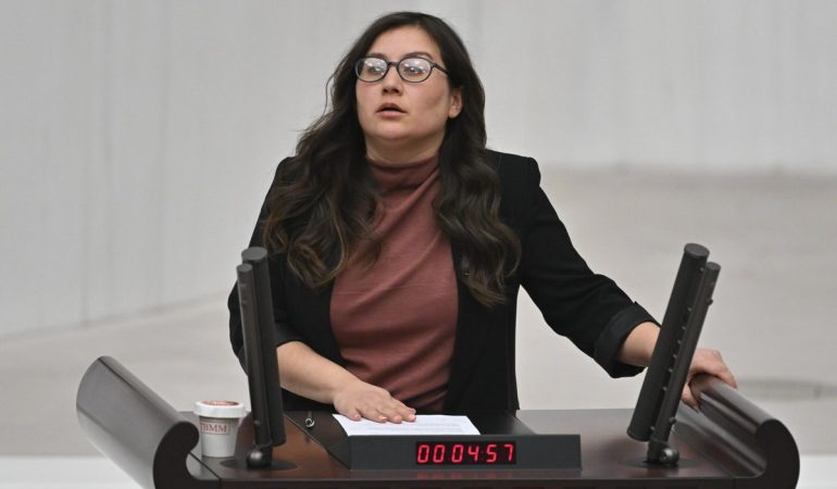 Çubuk: ‘Saç örgüsü’nden Tutuklanan Çocuk Çıplak Aramaya Maruz Bırakıldı