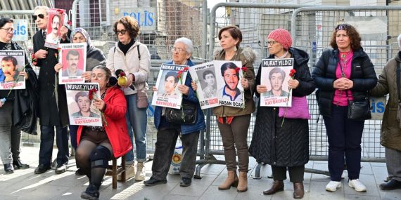 Cumartesi Anneleri/İnsanları 1091. Hafta Buluşmasında Murat Yıldız’ın Akıbetini Sordu: ‘Oğlumuz Nerede? Kemikleri Nerede?’