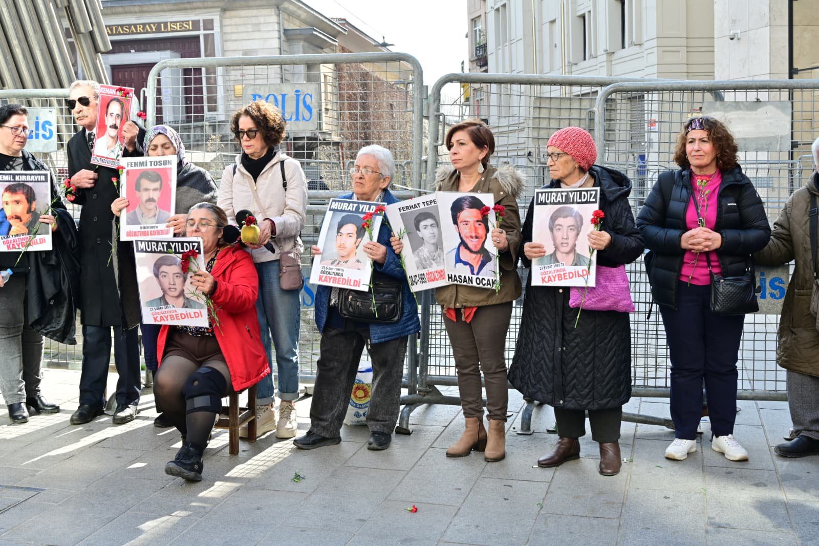 Cumartesi Anneleri/İnsanları 1091. Hafta Buluşmasında Murat Yıldız’ın Akıbetini Sordu: 'Oğlumuz Nerede? Kemikleri Nerede?' 1 cumartesi anneleri