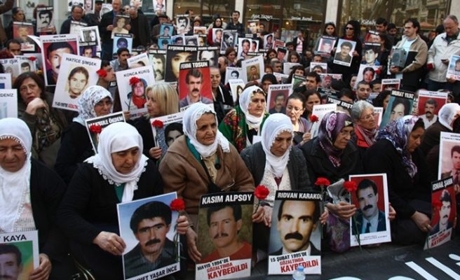 Anma etkinliği, kayıplar için protesto.