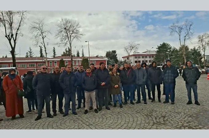 Malatya Demirşah Tekstil’de İşçiler İş Bıraktı: ‘İki Aydır Maaş Alamıyoruz, Haklarımız Gasp Ediliyor’