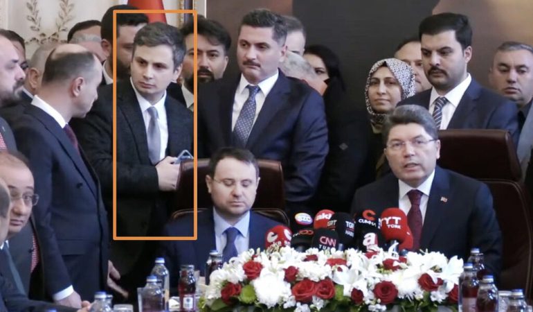 Uyuşturucu Soruşturması Nedeniyle İstifa Eden Furkan Torlak, Akın Gürlek’in Yanında Görüntülendi