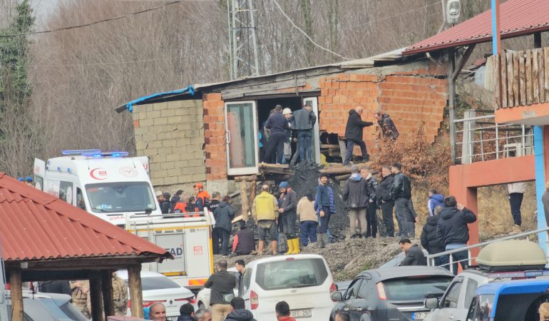 Zonguldak Gelik’te Maden Göçüğünde 4 İşçi Mahsur Kaldı
