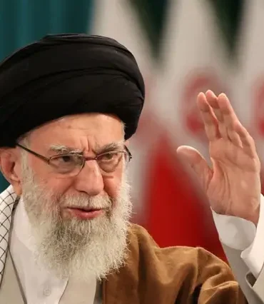 Hamaney'den ABD'ye: Bir Uçak Gemisinden Daha Tehlikelisi, Onu Denizin Dibine Gönderebilecek Silahtır 10 hamaney