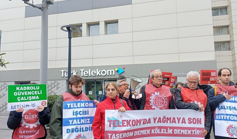 Türk Telekom’da İletişim-İş Sendikası’ndan Taşeronlaştırma Protestosu