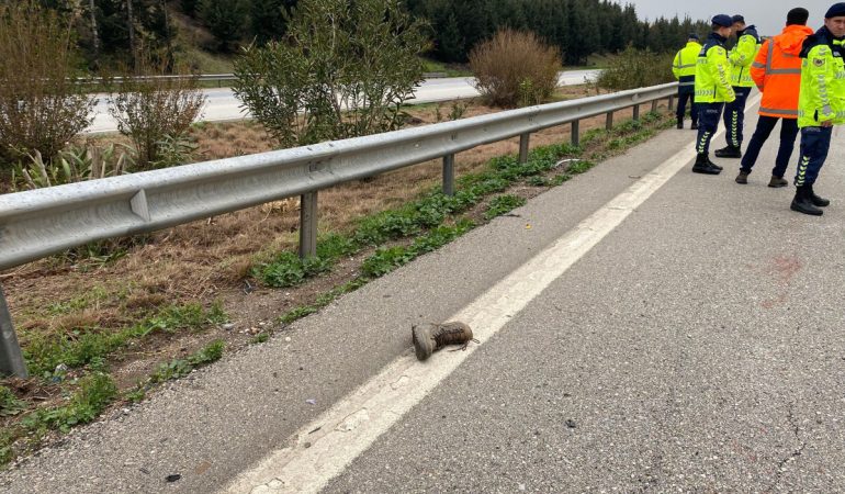 Otoyolda Temizlik Yapan İşçilere Araç Çarptı: 1 İşçi Hayatını Kaybetti, 3 Yaralı