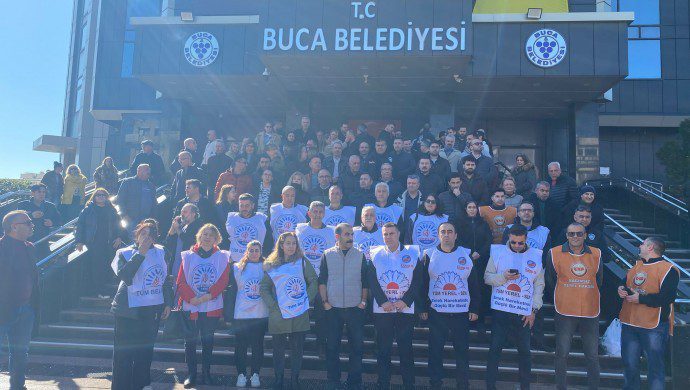 İzmir Buca Belediyesi'nde Memurlar da İş Bıraktı: 7 Aylık Toplu İş Sözleşmesi Alacakları Ödenmedi 1 izm-19-02-2026-tum-bel-sen-buca-belediyesi-is-birakma1