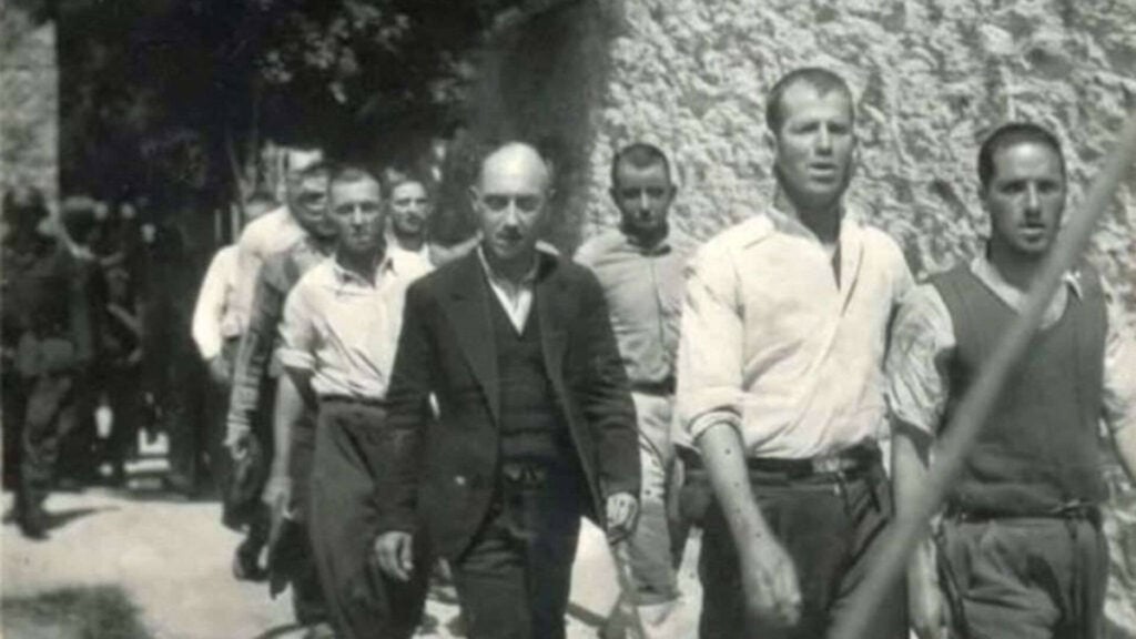 1 Mayıs 1944’te Kaisariani’de Nazilerin Kurşuna Dizdiği 200 Yunan Komünistin Kahramanlık Öyküsü 3 kaisariani ektelesi 10316 1024x576 PRINT