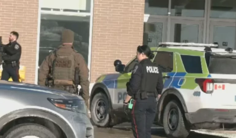 Kanada’da Britanya Kolumbiyası’nda Silahlı Saldırılar: Lise ve Konutta 10 Kişi Hayatını Kaybetti, 27 Kişi Yaralandı 6 kanada