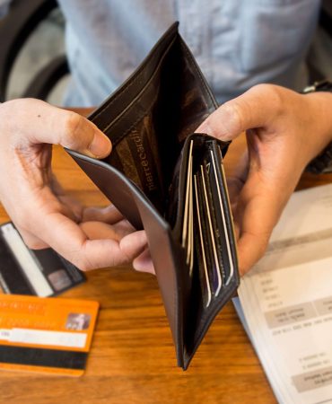 Bireysel Kredi Borçlusu Sayısı 43,6 Milyona Ulaştı: Her İki Kişiden Biri Borçlu 8 kredi-borc-scaled