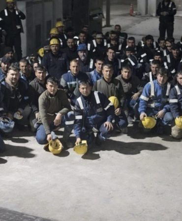 Polyak Madencilik’te Madenciler Eksik Maaş ve İş Güvenliği İhlalleri Nedeniyle Üretimi Durdurdu 10 polyak-1024x576