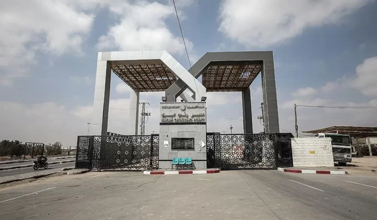 Refah Sınır Kapısı Yaklaşık Bir Yıl Sonra Pilot Uygulamayla Yaya Geçişlerine Açıldı