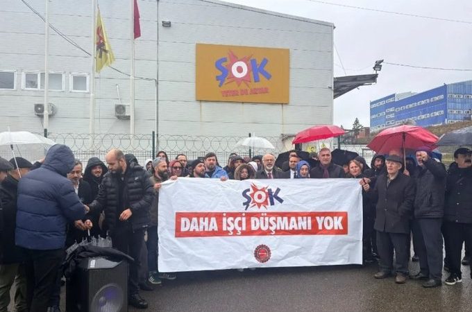 Trabzon ŞOK Market Deposunda İş Bırakan 30 İşçi Tazminatsız İşten Atıldı