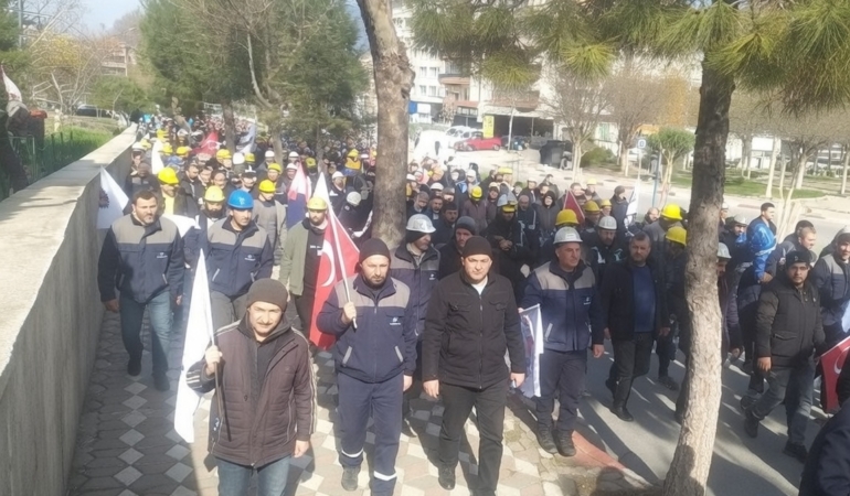 Soma’da Maden ve Enerji İşçileri İşten Atmalara, Düşük Ücretlere ve Ödenmeyen Alacaklara Karşı Yürüdü