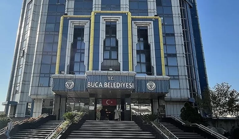 İzmir Buca Belediyesi’nde Rüşvet Operasyonu: 28 Şüpheliye Gözaltı Kararı, 25 Kişi Yakalandı