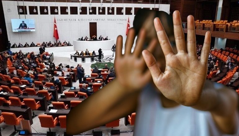 Meclis’teki Stajyer İstismarı Davasında Sanıklar Tahliye Edildi: Savcı İtiraz Etti, Kadınlar Adliye Önünde Tepki Gösterdi