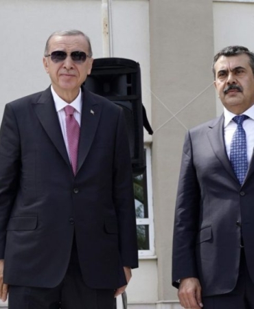 Bakan Yusuf Tekin'den 'Laikliği Birlikte Savunuyoruz' Bildirisine Dava Açıyor: 'Bana 28 Şubatı Hatırlattı' 4 tekin-erdogan-1024x576