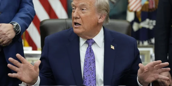 Trump’tan Yüksek Mahkemeye Karşı Hamle: Tüm Ülkelere %10 Geçici Gümrük Vergisi Getirdi 1 us-praesident-donald-trump-im