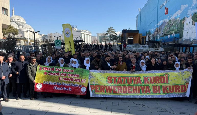 Dünya Anadili Günü’nde Kürtçe Çağrısı: ‘Eğitim Dili ve Kamusal Kullanım Engelleri Kaldırılsın’