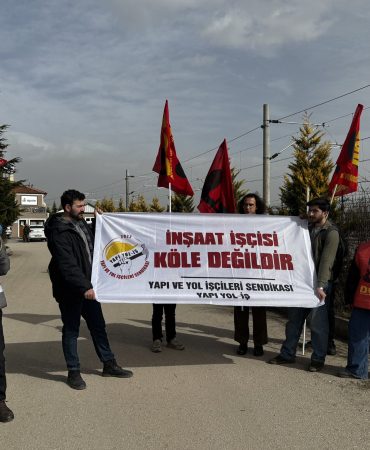 TOKİ Şantiyesinde İşçilerin Hakları Gasp Edildi: Yapı-Yol İş Sendikası Eylem Yaptı 3 yaıp yol