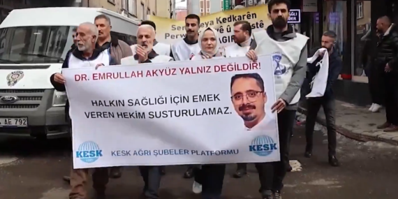 KESK Ağrı Şubeler Platformu’ndan Doktor Emrullah Akyüz’ün Açığa Alınmasına Karşı Eylem