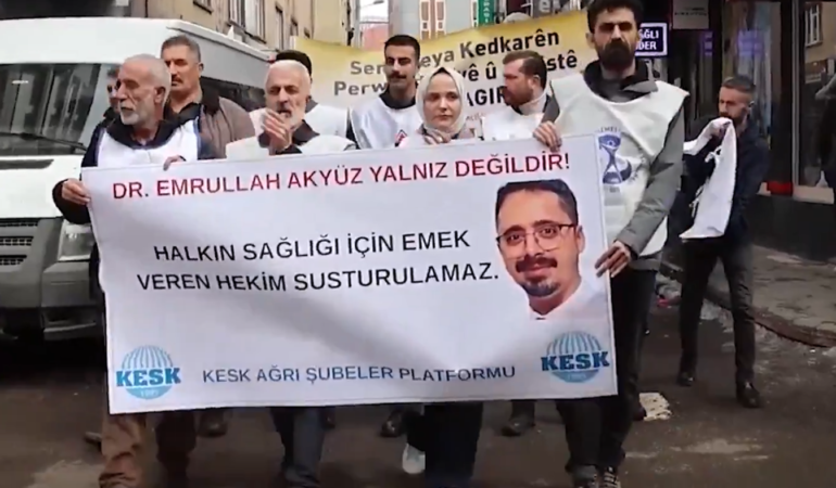 KESK Ağrı Şubeler Platformu’ndan Doktor Emrullah Akyüz’ün Açığa Alınmasına Karşı Eylem