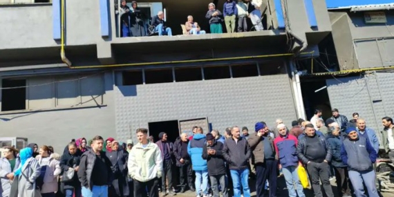 Konkordato İlan Eden Şenpres Fabrikasında İşçiler Eylemde: 4 Aylık Ücret ve Tazminatlar Ödenmedi